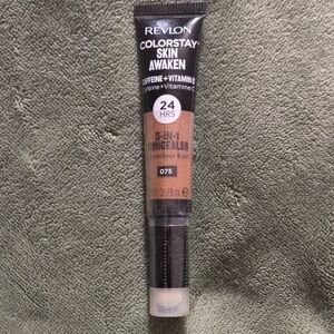 075 Hazelnut Revlon Colorstay Skin Awaken 5-in-1 Concealer